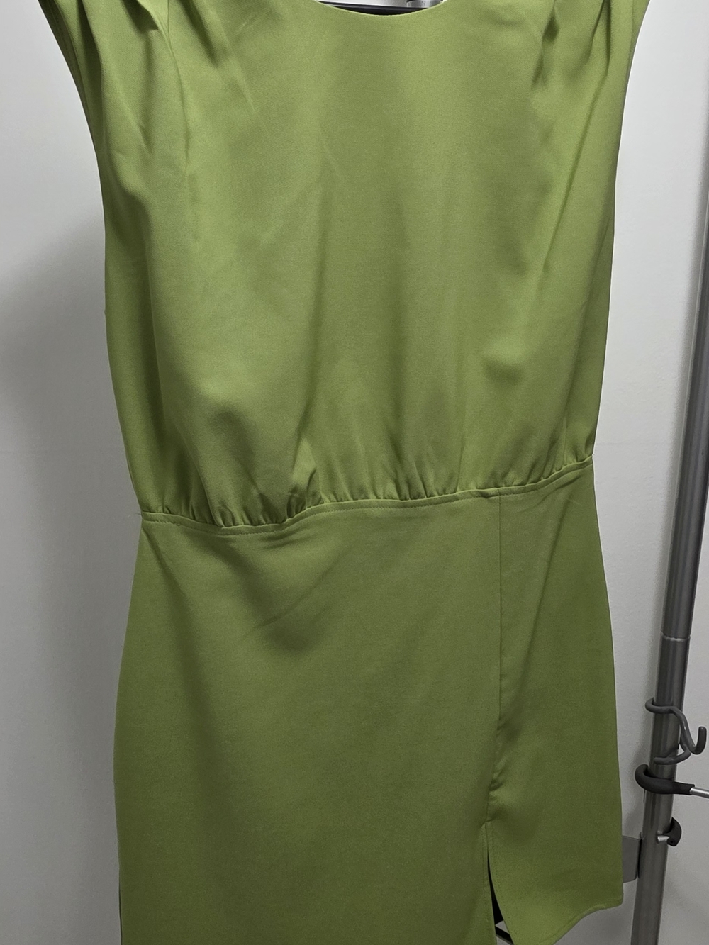 Dynamite Olive Green Sleeveless Midi Dress